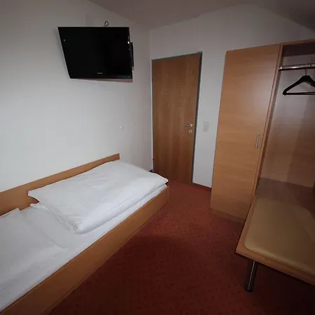 Kleinmuenchen 2* Λιντς