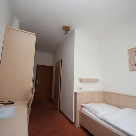 Kleinmunchen Garni Hotel 2*