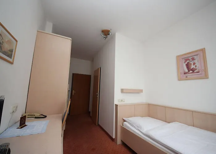 Kleinmuenchen Hotel 2*